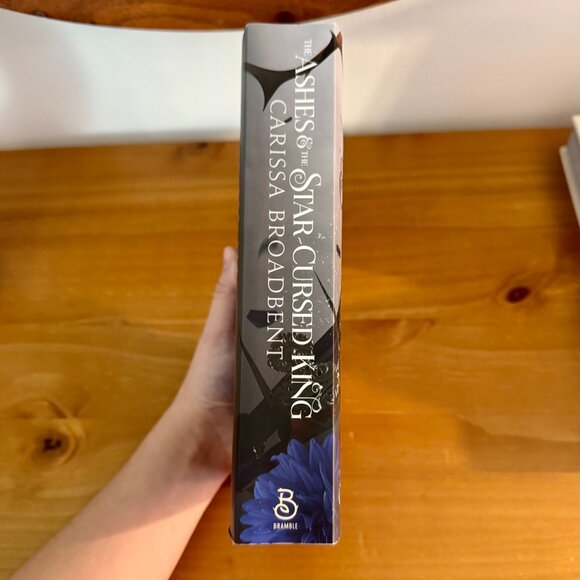 The Ashes & the Star-Cursed King (Crowns of Nyaxia, 2) Paperback Fantasy Book - Picture 3 of 3